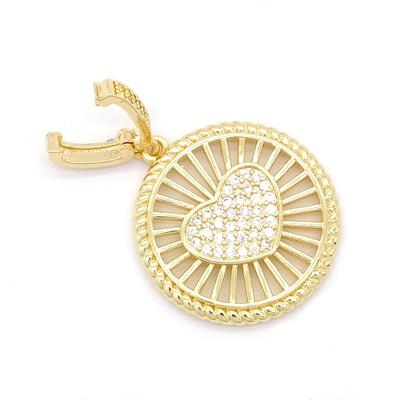 Ajda Charm Çelik Altın Kaplama Kadın Yuvarlak Kalpli Model-CHR-112