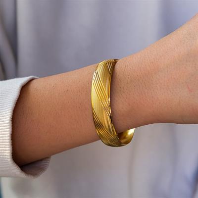 Altın Kaplama Cizgi Desenli Bilezik 15 mm Kalınlık BLZ-1059