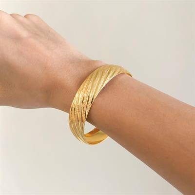 Altın Kaplama Yan Çizgili Simli 1.5 cm Bilezik BLZ-3070