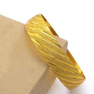 Altın Kaplama Yan Çizgili Simli 1.5 cm Bilezik BLZ-3070