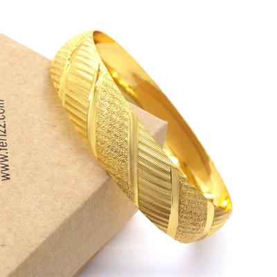 İmitasyon Bilezik Altın Kaplama 1.5 cm Yan Çizgili Model BLZ-3085