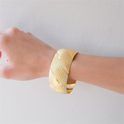 İmitasyon Bilezik Altın Kaplama Noktalı Dalgalı Model  3 cm BLZ-3082