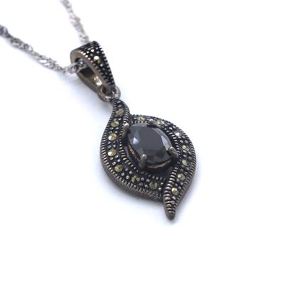 Siyah Zirkon Taşlı Tasarım Gümüş Kolye GK-248