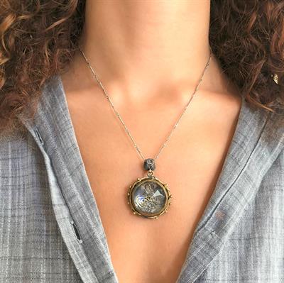 Zirkon Taşlı Tuğra Detaylı 925 Ayar Gümüş Kolye Ucu GKU-103