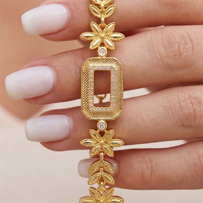 Gold-Plated Flower Patterned Engraved Gram Frame Bracelet BLK-1292