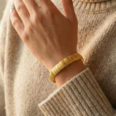 Altın Kaplama Çizgili Noktalı 1 cm Bilezik BLZ-3075