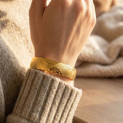 Altın Kaplama Dalgalı Çizgili Model 1.5 cm İmitasyon Bilezik BLZ-3134