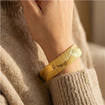 Altın Kaplama Dalgalı Simli 1.5 cm Bilezik BLZ-3054