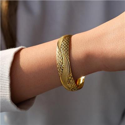 Altın Kaplama Dalgalı Ve Baklava Desen 1.5 cm Bilezik BLZ-3068