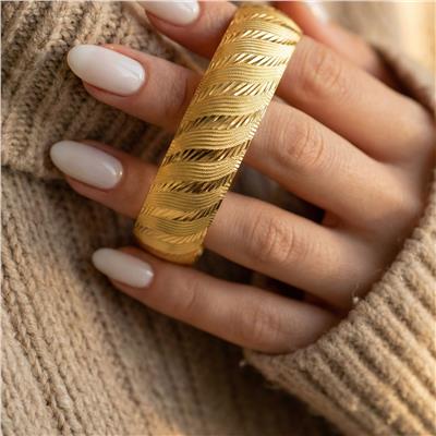 Altın Kaplama Dalgalı Yan Çizgili 1.5 cm Bilezik BLZ-3077