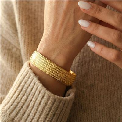 Altın Kaplama Dik Çizgili 1.5 cm Bilezik BLZ-3076