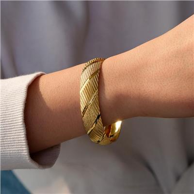 İmitasyon Bilezik Altın Kaplama 1.5 cm Yan Çizgili Model BLZ-3085