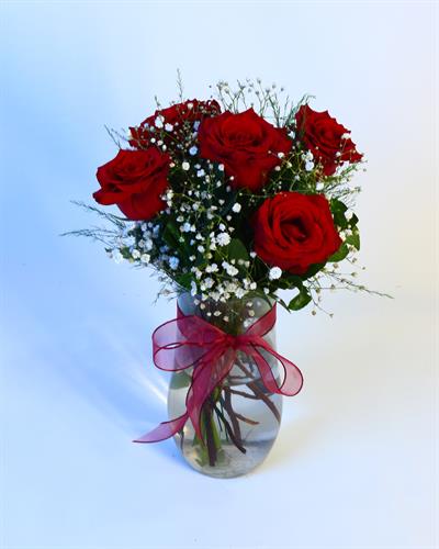 Vazoda Kırmızı Gül Aranjmanı