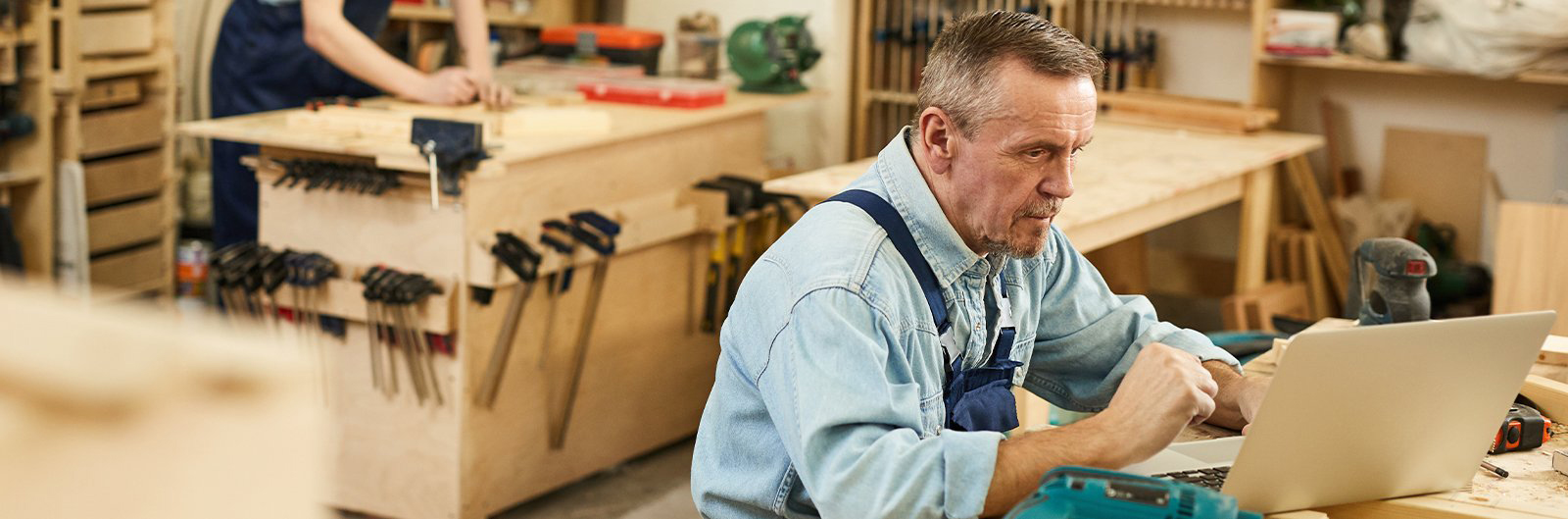 تعذيب النجار