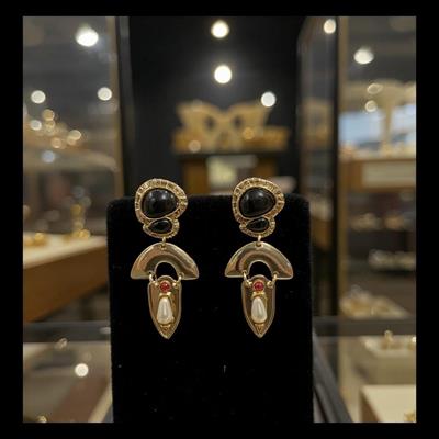 Gold Siyah Taşlı İnci Detay Sallantılı Küpe