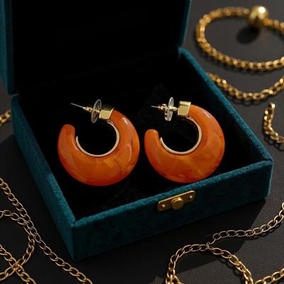 Gold Turuncu Bombeli Küpe