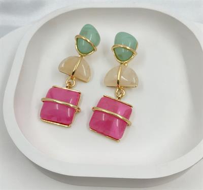 Gold Pembe Yeşil Taş Sallantılı Küpe