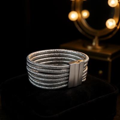 Silver Metal Mıknatıs Kilitli Çoklu Bileklik