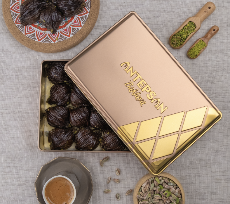 Antep Fıstıklı Çikolatalı Midye Baklava Özel Hediye Kutulu 800 G