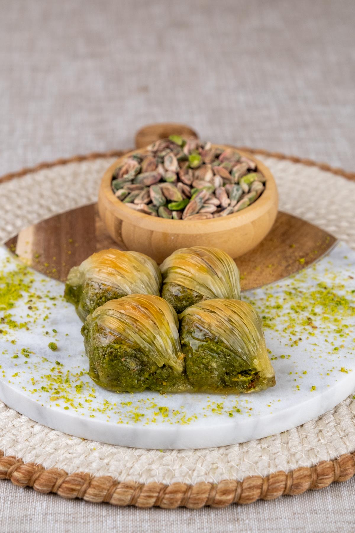 Antep Fıstıklı Midye Baklava Özel Hediye Kutulu 850 G