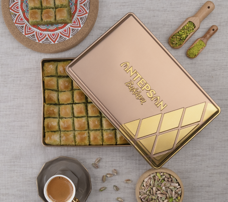 Antep Fıstıklı Özel Kesim Baklava Özel Hediye Kutulu 850 G