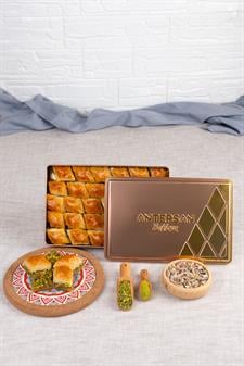 Antep Fıstıklı Baklava Özel Hediye Kutulu 950 G