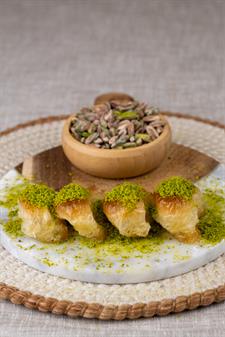 Antep Fıstıklı Bülbül Yuvası Baklava Özel Hediye Kutulu 600 Gr