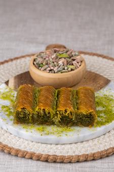 Antep Fıstıklı Burmalı Kadayıf Baklava Özel Hediye Kutulu 1050 G