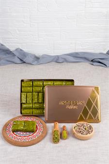 Antep Fıstıklı Dolama Baklava Özel Hediye Kutulu 800 G