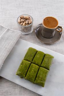 Antep Fıstıklı Dolama Baklava Özel Hediye Kutulu 800 G