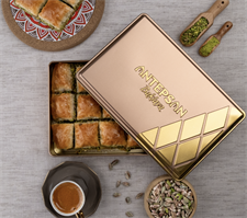 Antep Fıstıklı Kare Baklava Özel Hediye Kutulu 800 G