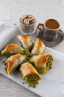 Antep Fıstıklı Şöbiyet Baklava Özel Hediye Kutulu 950 G