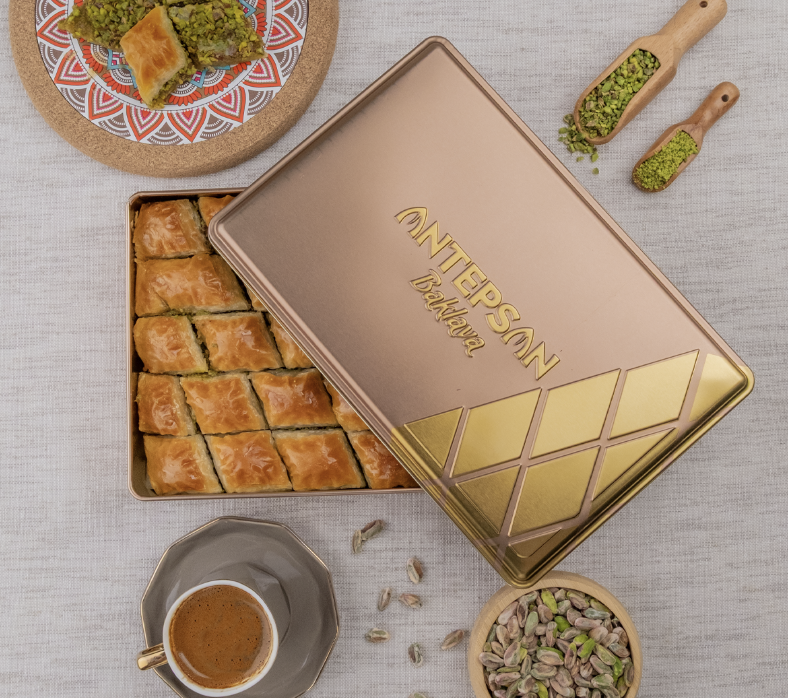 Antep Fıstıklı Baklava Özel Hediye Kutulu 950 G