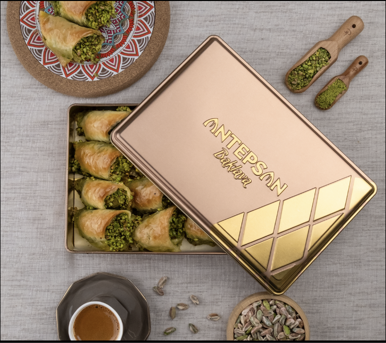 Antep Fıstıklı Şöbiyet Baklava Özel Hediye Kutulu 950 G