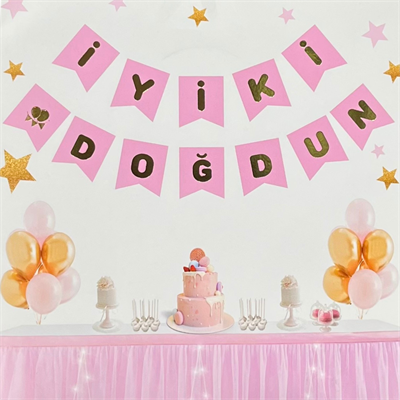 Pembe Zemin Gold Varaklı İyi Ki Doğdun Banner