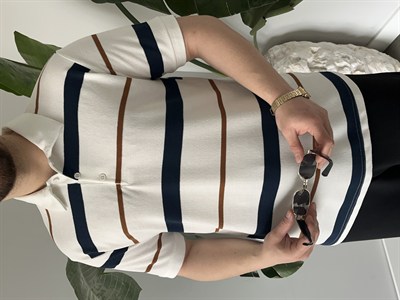 Basic Beyaz Çizgi Detaylı Tişört 