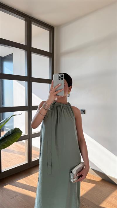 Çağla Yeşil Boyundan Bağlamalı Elbise