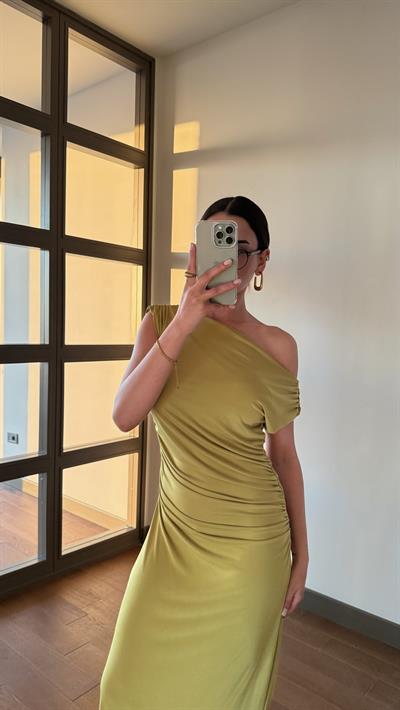 Drapeli Yırtmaç Detay Yeşil Elbise