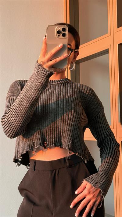 Gri Yıkama Crop Kazak