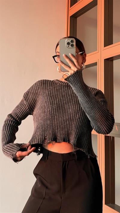 Gri Yıkama Crop Kazak