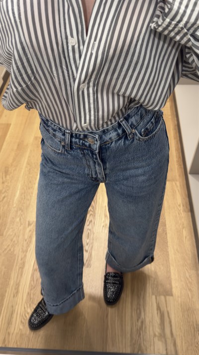Paçası Kıvrık Denim Jean
