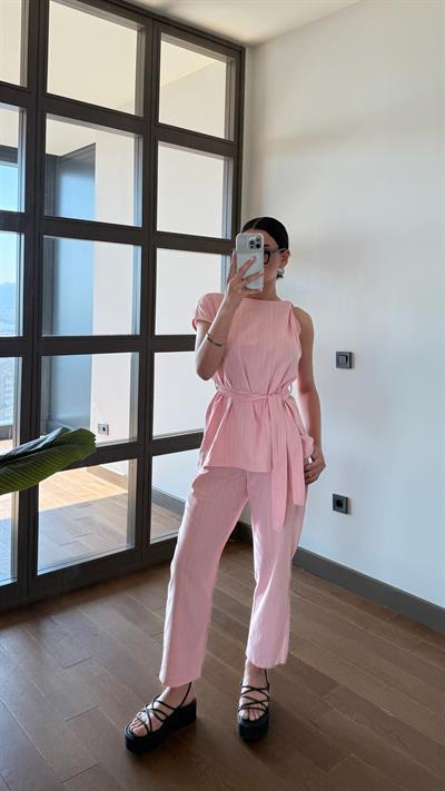 Pembe Omuz Burmalı Bluz Pantolon Takım