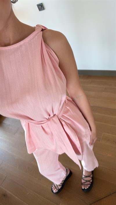 Pembe Omuz Burmalı Bluz Pantolon Takım