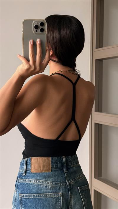 Sırtı Çapraz Askılı Siyah Body
