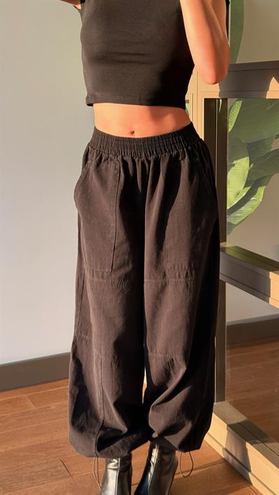 Siyah Bel Lastik Detaylı Pantolon