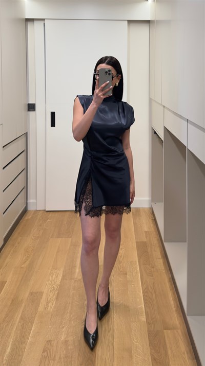 Yırtmaç Dantel Detay Lacivert Elbise