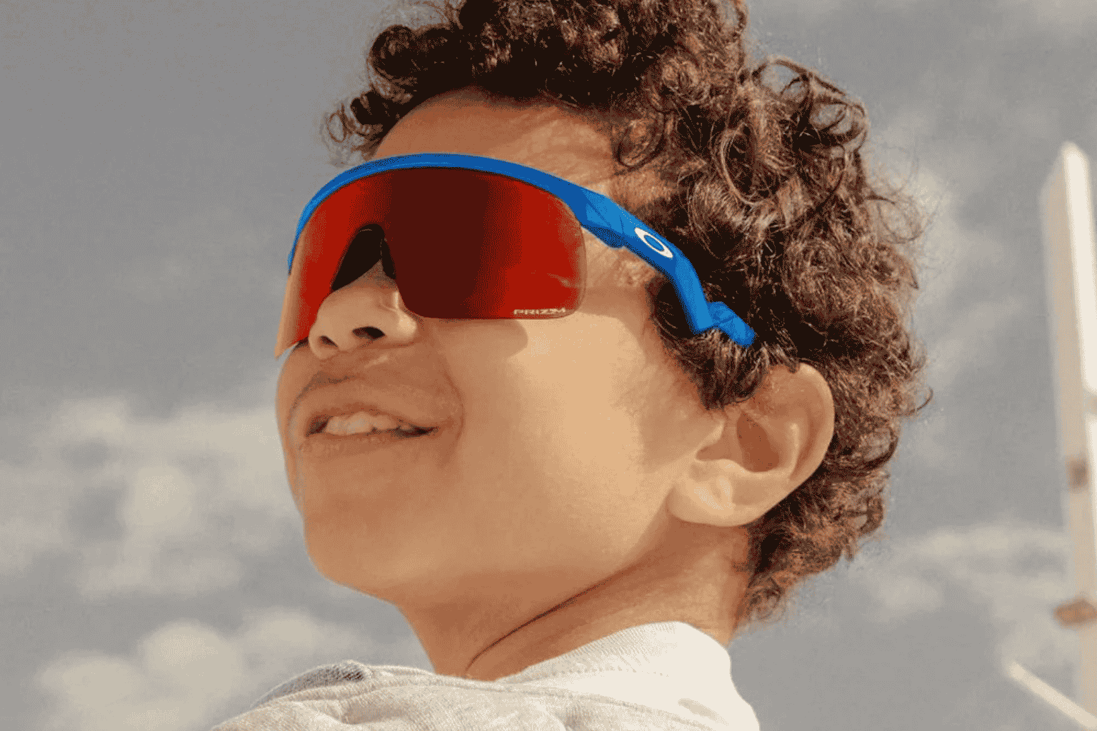 Oakley Çocuk Gözlüğü: Cam Kalitesi ve En Popüler Modeller