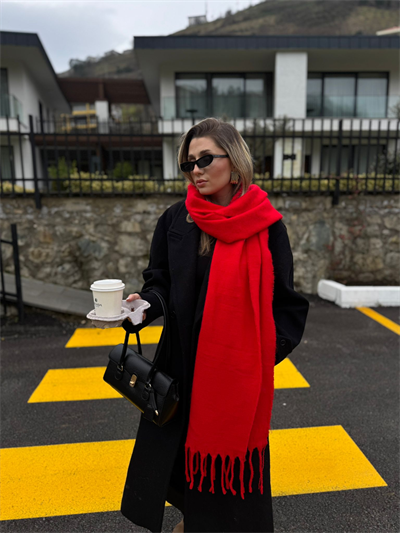  Kırmızı Yün Atkı