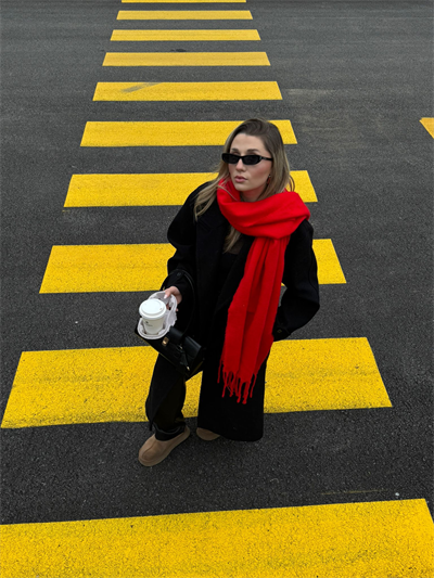  Kırmızı Yün Atkı