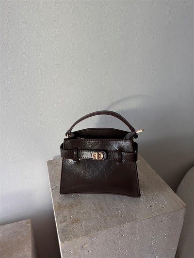 Acı Kahve Kilit Detaylı Çapraz Askılı Jesica Çanta